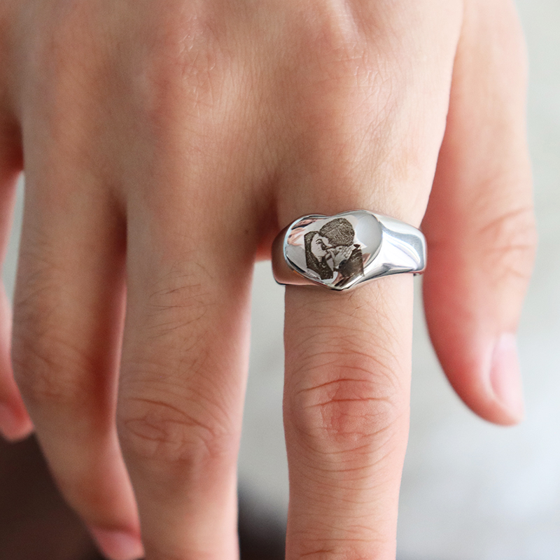 Aangepaste gegraveerde foto lo - Initial Ring Custom recensie en prijs
